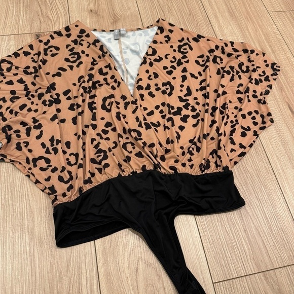 ASOS Angel Sleeve Wrap Animal Print Bodysuit - Picture 3 of 10